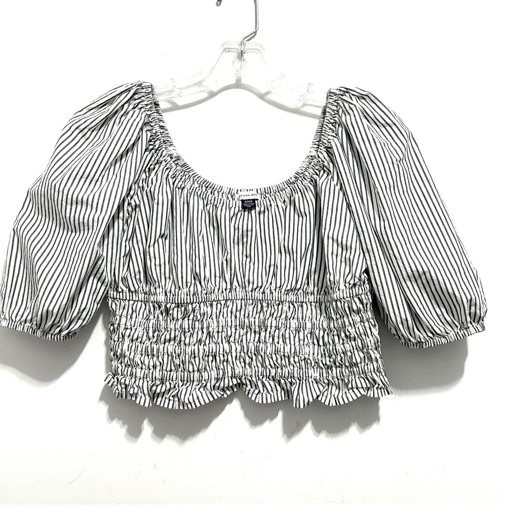 American Eagle Outfitters Women’s White and Gray Striped Puff Sleeve Crop Top